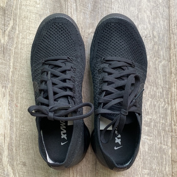 Nike Air Vapormax Triple Noir (W) - Picture 7 of 7